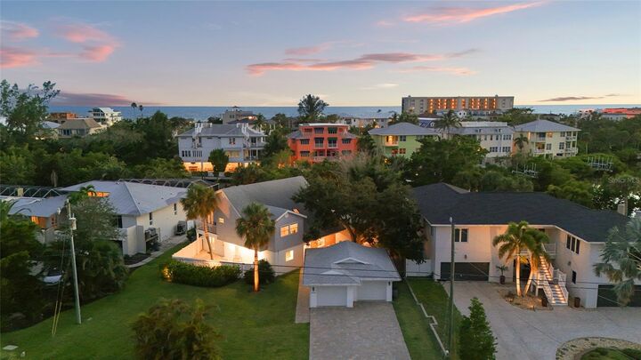 430 Island Circle  Sarasota FL 34242 photo
