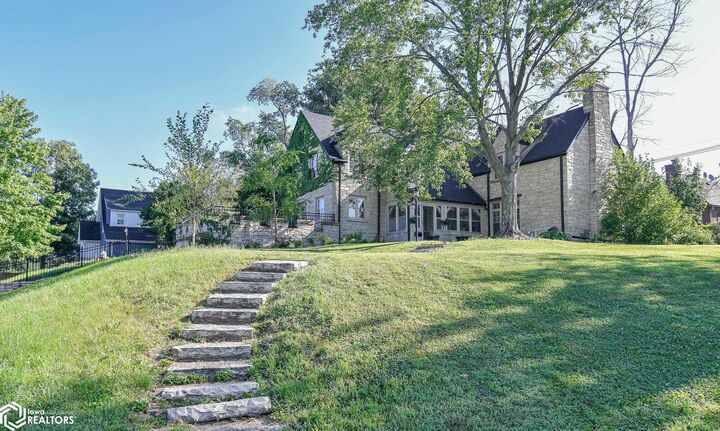 Property Photo: 805 Jerome Street IA 50158