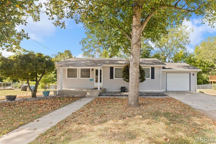 Property Photo: 304 Watt Street IL 62294