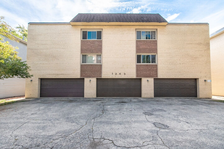 Property Photo:  1363 Perry Street 1B  IL 60016 