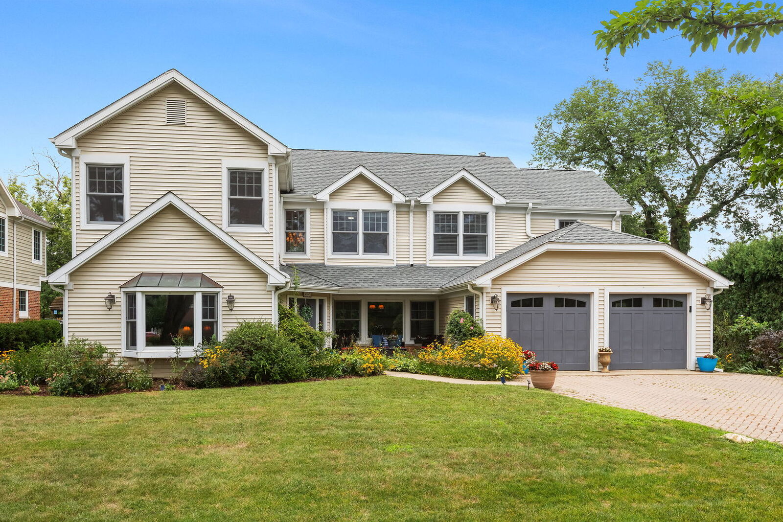 Property Photo: 2114 Prairie Street IL 60025
