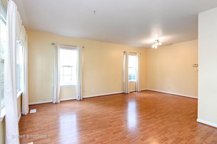 Property Photo:  1221 Orleans Drive  IL 60060 