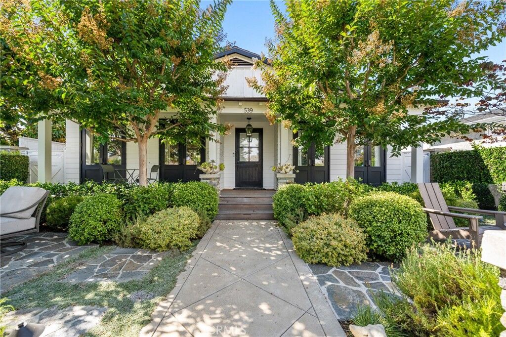 Property Photo: 539 San Bernardino Avenue CA 92663
