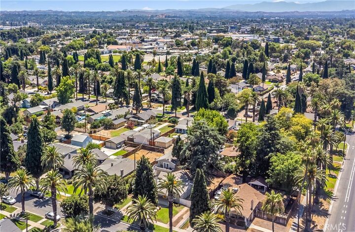 Property Photo: 4070 Linwood Place CA 92506