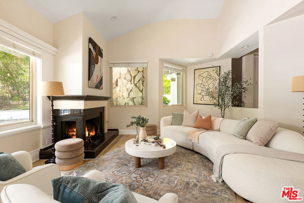 Property Photo:  1481 Kingston Circle  CA 91362 