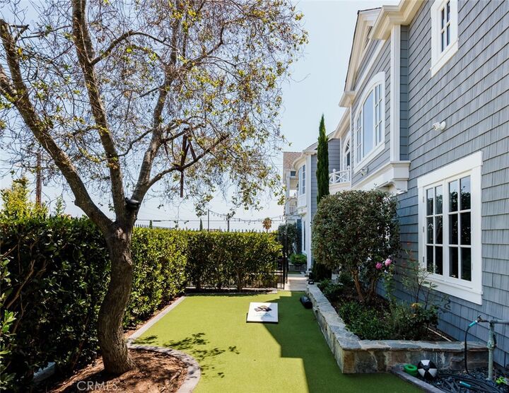 Property Photo: 125 Kings Place CA 92663