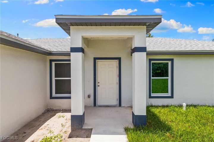 Property Photo: 1120 Chiefland Street E FL 33974