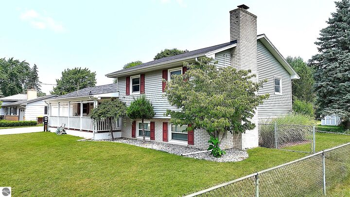 Property Photo:  112 N Brown Street  MI 48858 