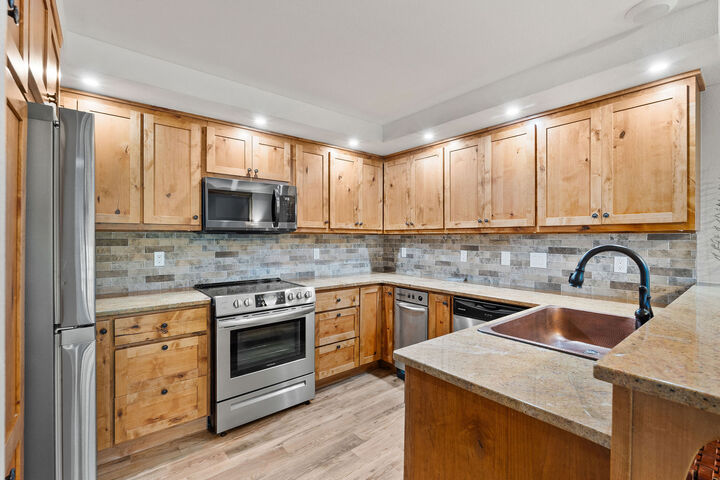Property Photo:  1922 Suncrest Drive 1  MT 59937 