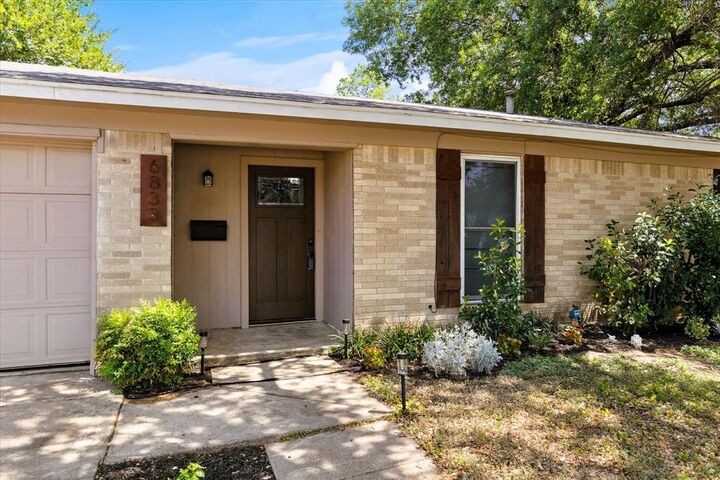 Property Photo: 6833 John Drive TX 76118