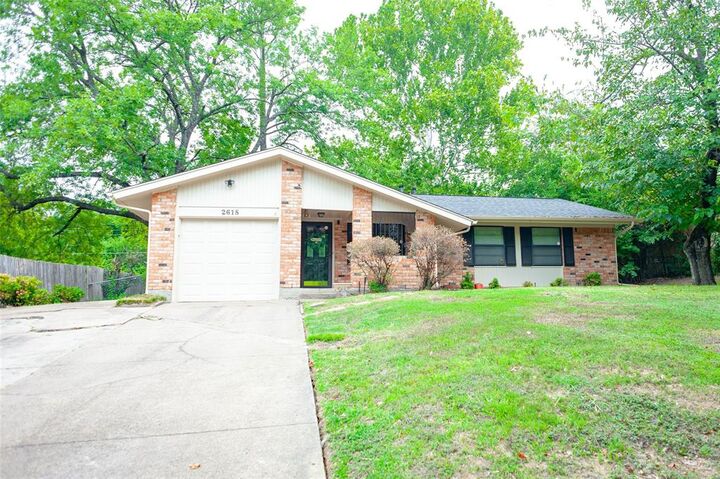 Photo de la propriété: 2618 Woodlawn Drive TX 75119