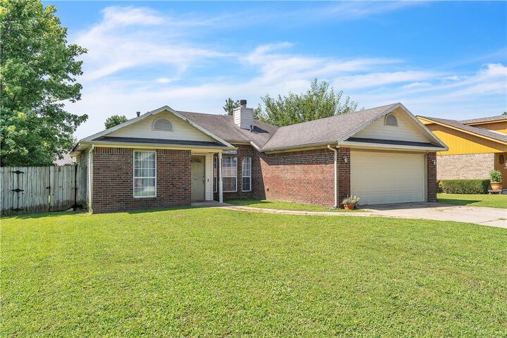 Property Photo:  2802 W Sunset Drive  AR 72756 