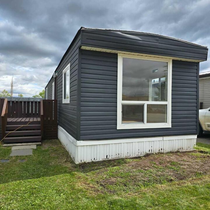 Property Photo: 9531 98 Street 57 AB T8V 2B6