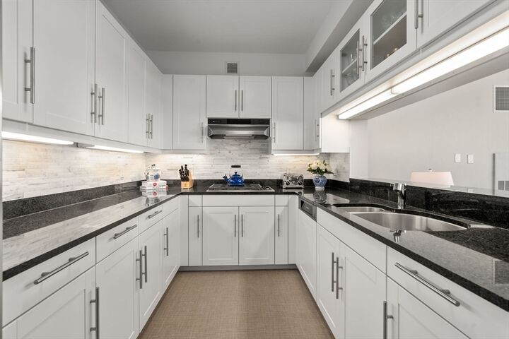 1 Charles Street South 5H  Boston MA 02116 photo