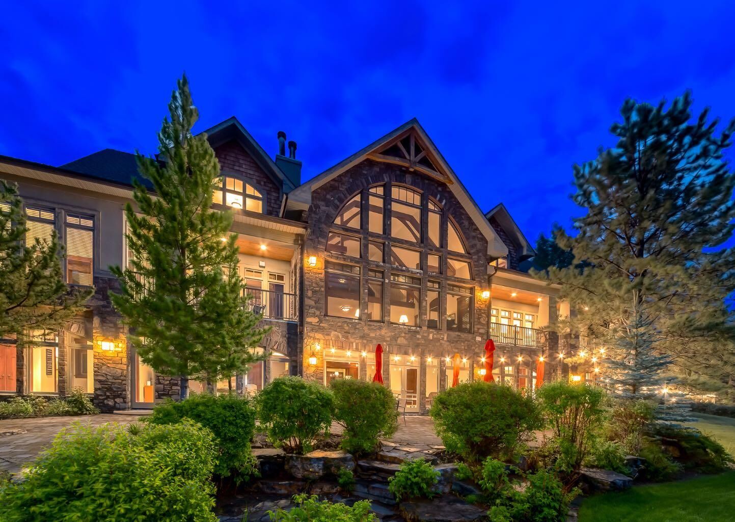Property Photo:  32 Wolfwillow Ridge  AB T3Z 2Z4 
