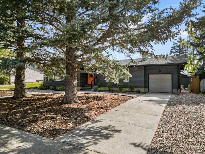 Property Photo: 52 Glenview Drive SW AB T3E 4H5
