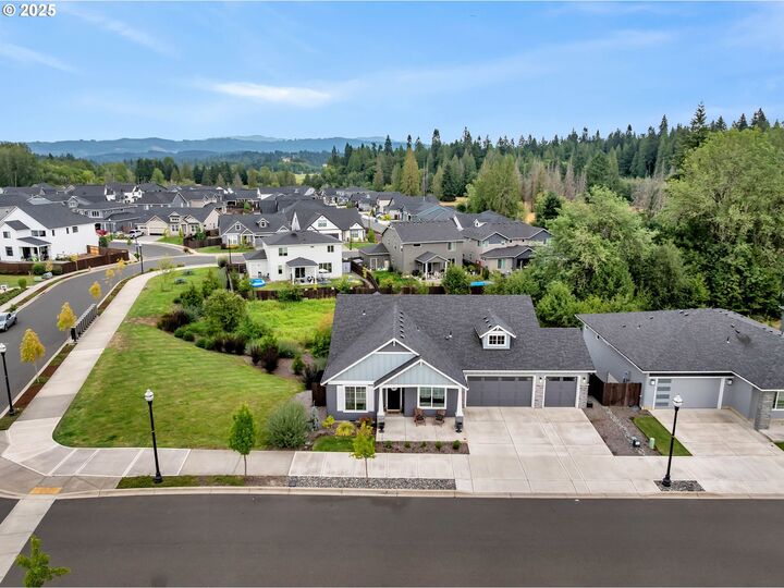 Property Photo:  2835 SE 20th Ave  WA 98604 