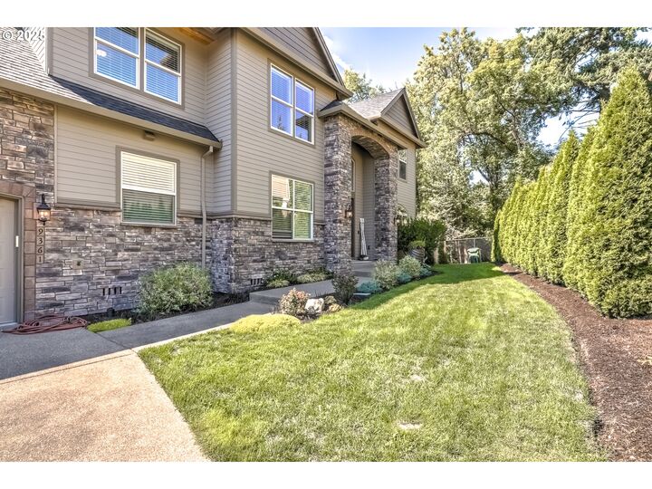 Property Photo: 9361 NW Murlea Ln OR 97229