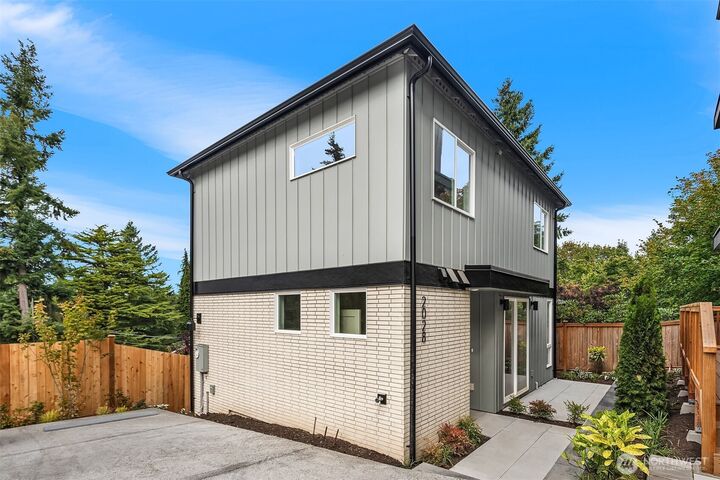 2028 NE 123rd Street  Seattle WA 98125 photo