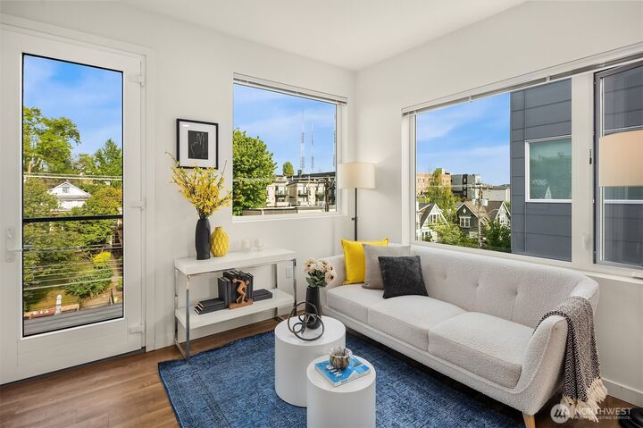 121  12th Avenue E 506  Seattle WA 98102 photo