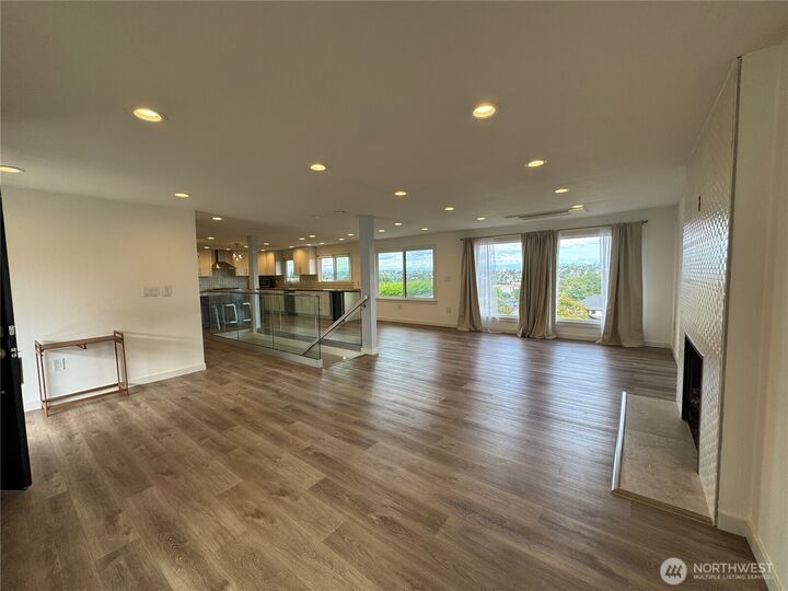 Property Photo:  2608  27th Avenue W  WA 98199 