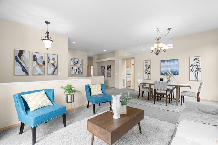 Property Photo:  605  40th Place  WA 98201 