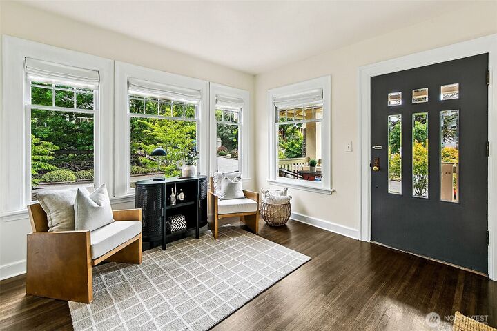Property Photo: 4233 Corliss Avenue N WA 98103