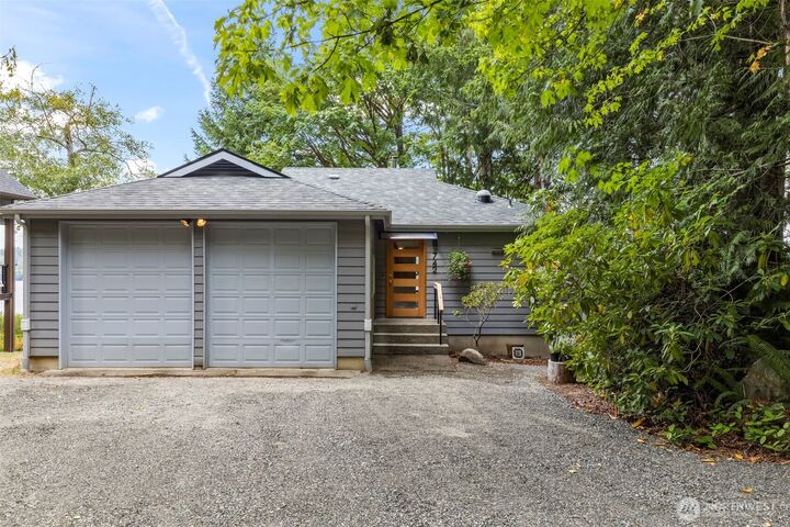 Property Photo: 742 E Promontory Road WA 98584