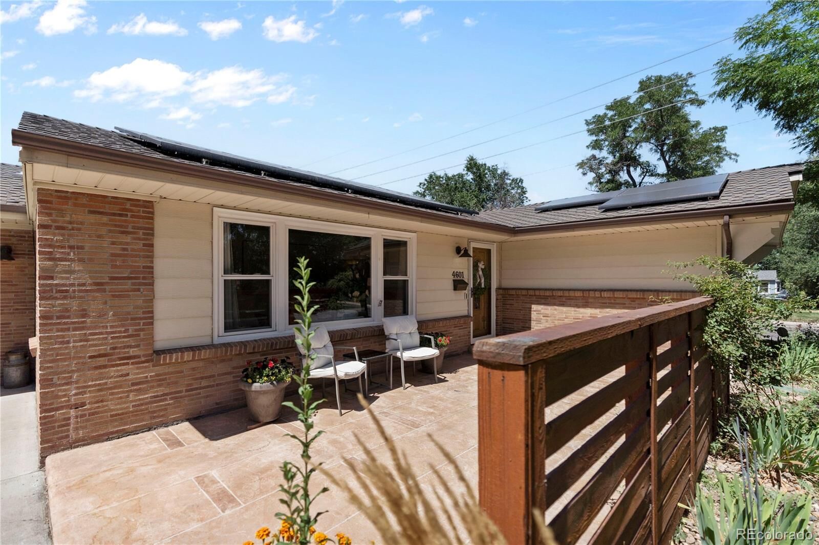 Property Photo:  4601 S Huron Street  CO 80110