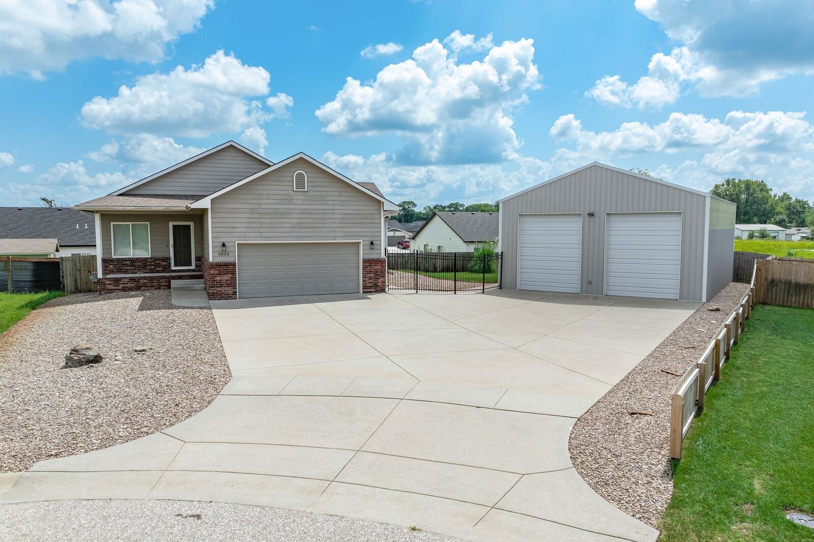 Property Photo: 5002 S Osage Cir KS 67217