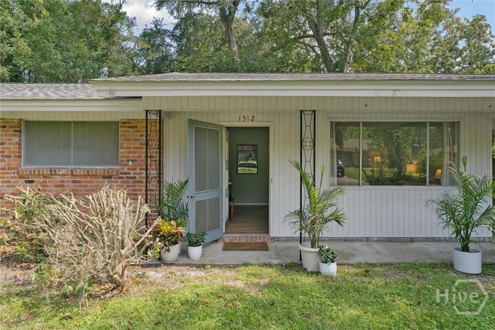 Property Photo: 1512 Rosewood Drive GA 31405