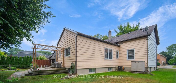 Property Photo:  69 Bee Street  ON N4S 3Z2 