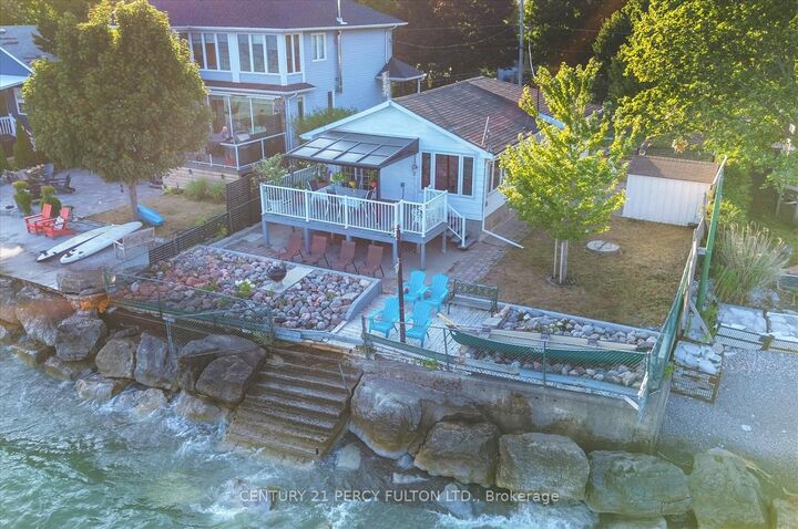 Photo de la propriété:  135 Cedar Crest Beach Road  ON L1C 3K3 