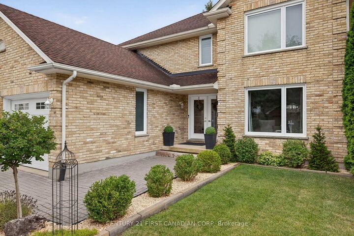 Property Photo: 311 Ambleside Drive ON N6G 4V8