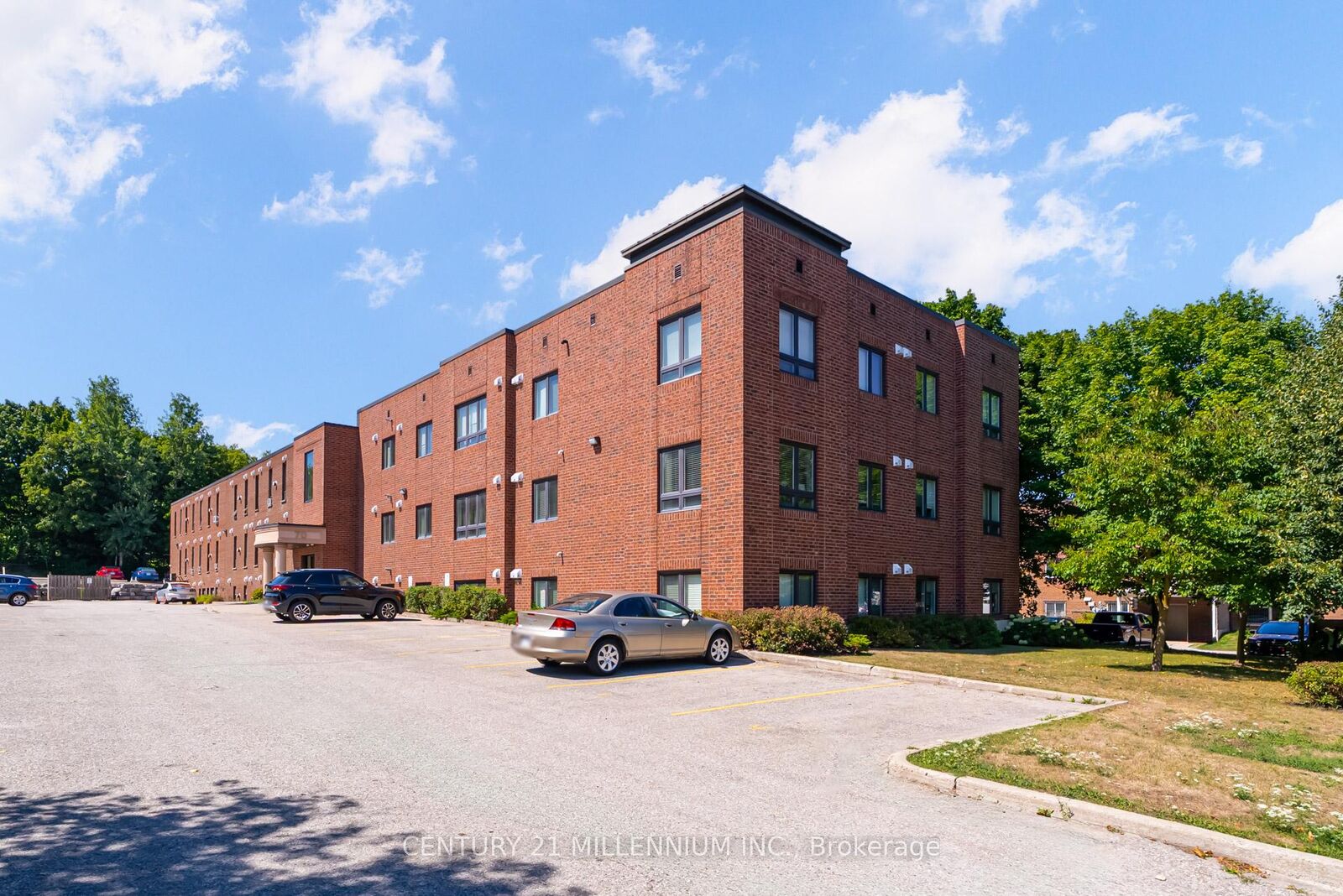 Photo de la propriété:  70 First Street 206  ON L9W 2E5 