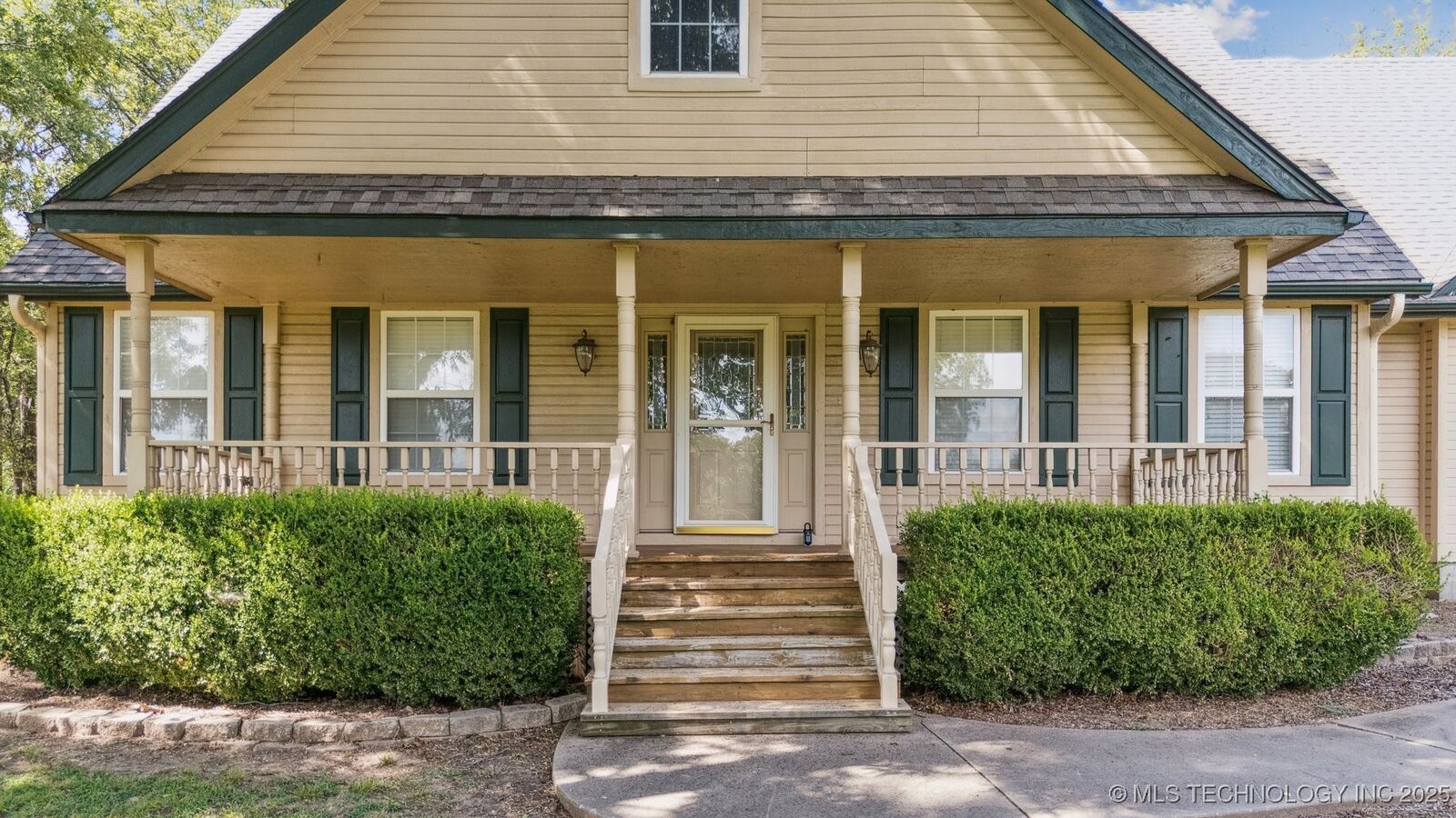 Property Photo:  32965 E 740 Road  OK 74467 