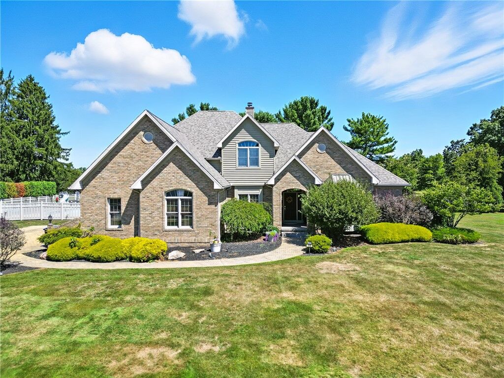 Property Photo: 50 Clubhouse Dr PA 16159