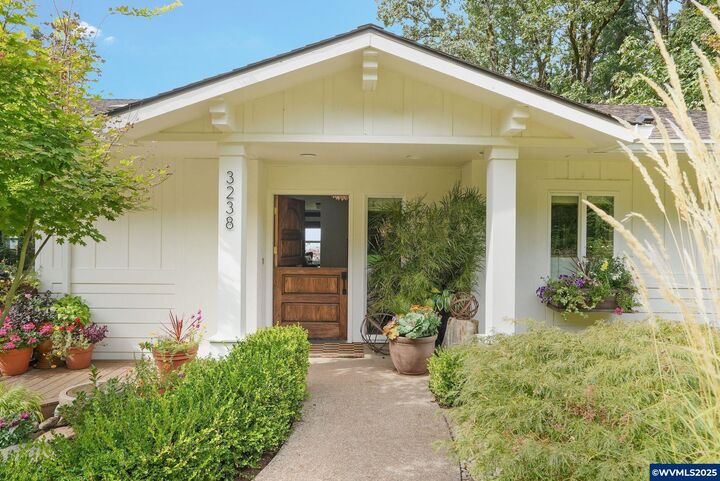 Property Photo: 3238 Little Haven Ln S OR 97302