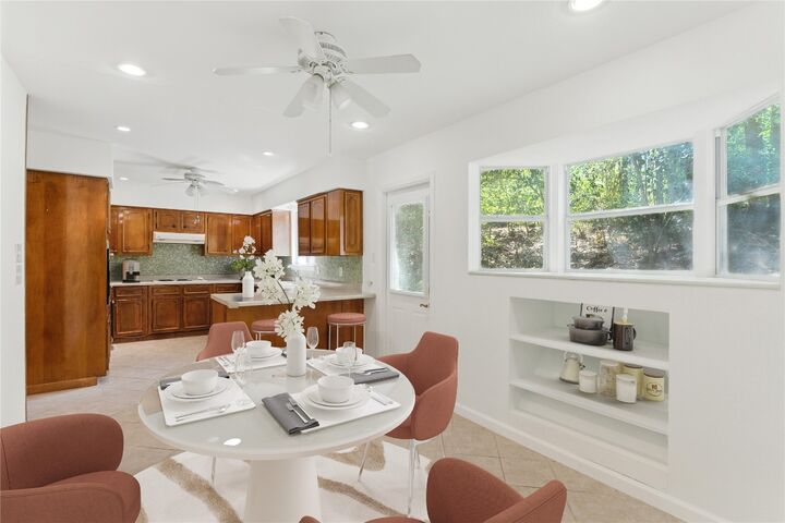 Property Photo:  2401 Homedale Circle  TX 78704 