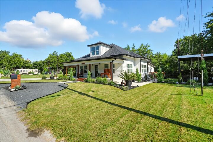 Property Photo: 201 11 Th Street TX 76574