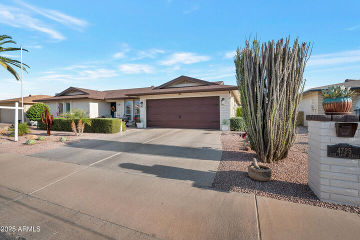 Property Photo: 4725 E Enid Avenue AZ 85206