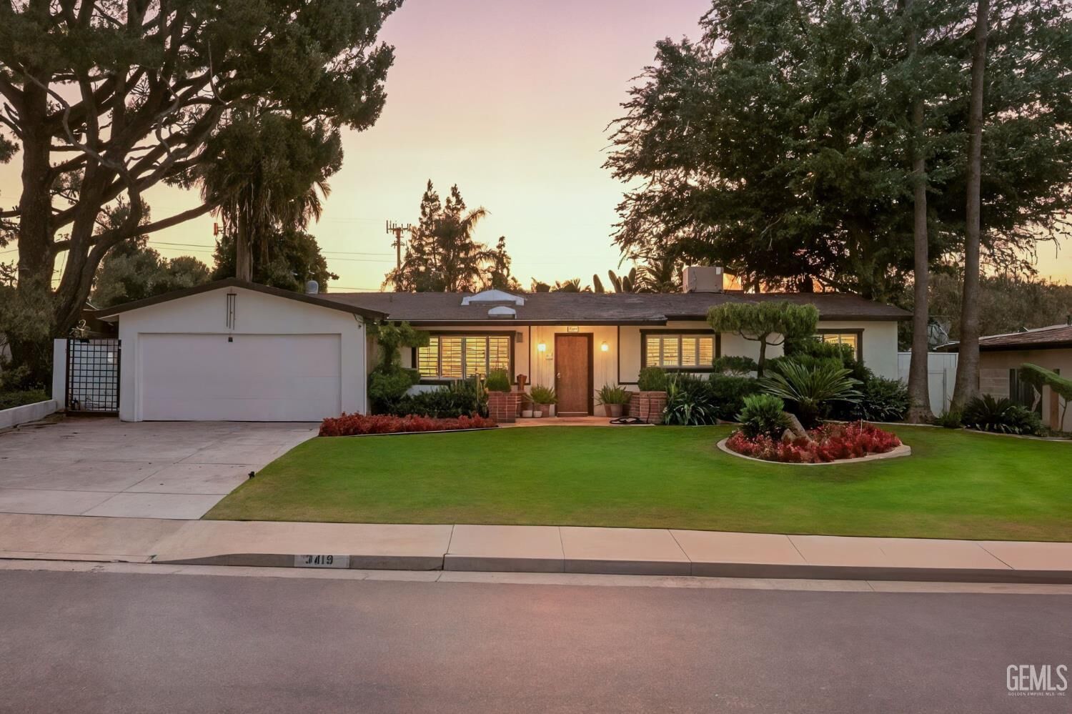Property Photo: 3419 Harvard Drive CA 93306