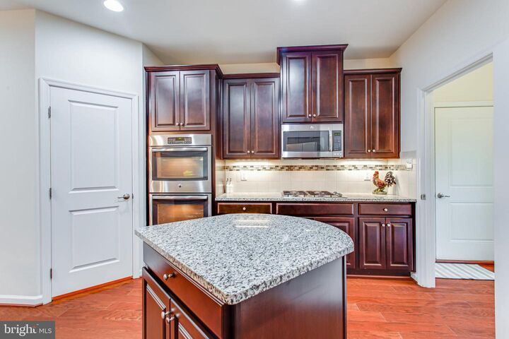 Property Photo: 10496 Sunshine Place MD 20603