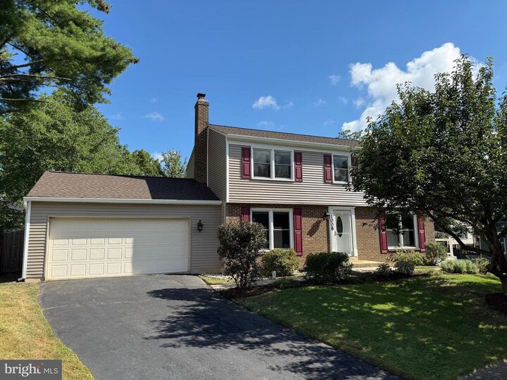 Property Photo: 1008 Windcroft Glen Court VA 20170