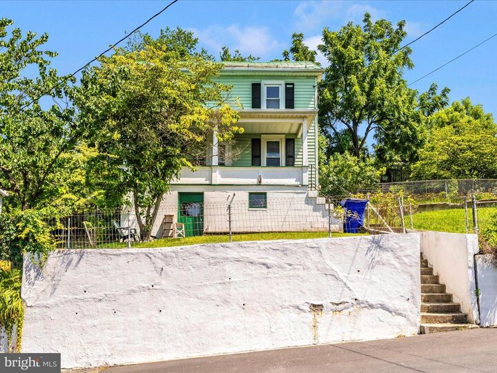 Property Photo:  7 W B Street  MD 21716 