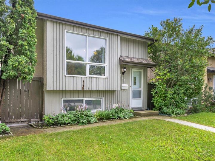 940 Kildare Avenue East  Winnipeg MB R2C 5B7 photo