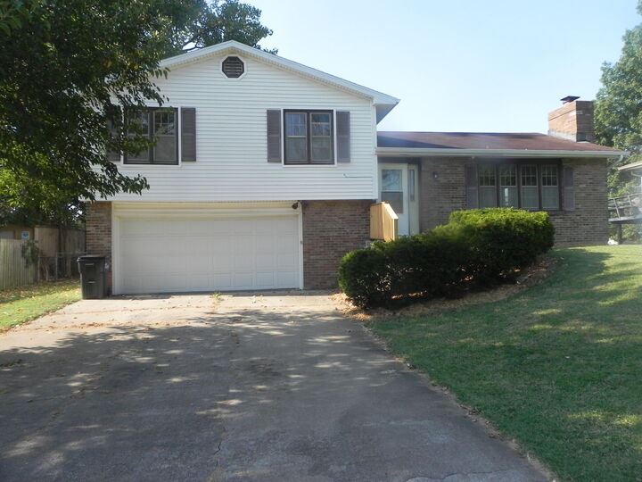 Property Photo: 1760 E Eldorado Dr MO 65202