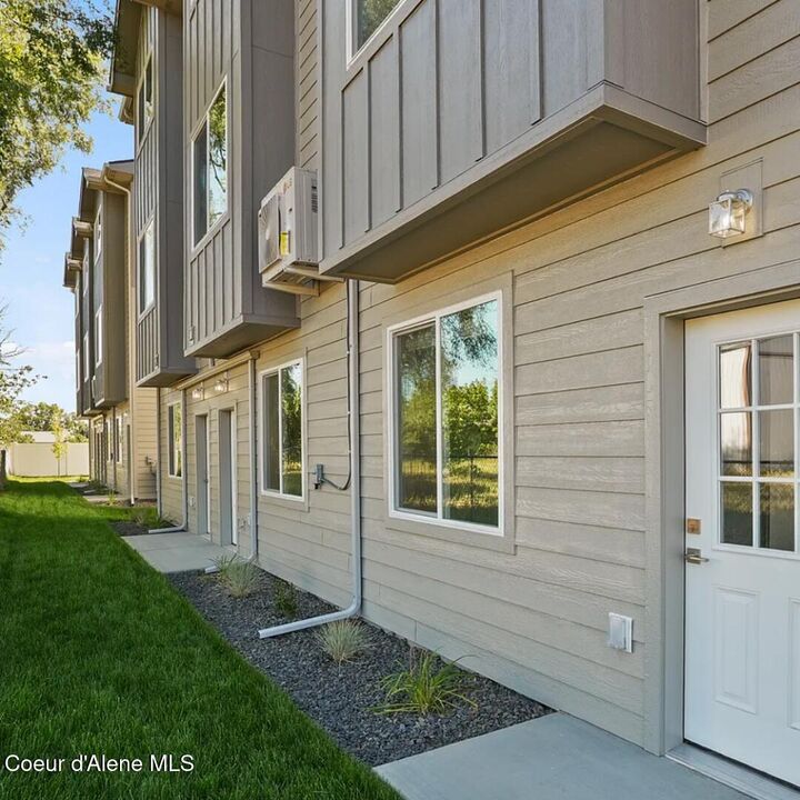 Property Photo: 12404 E Olive Ave WA 99201