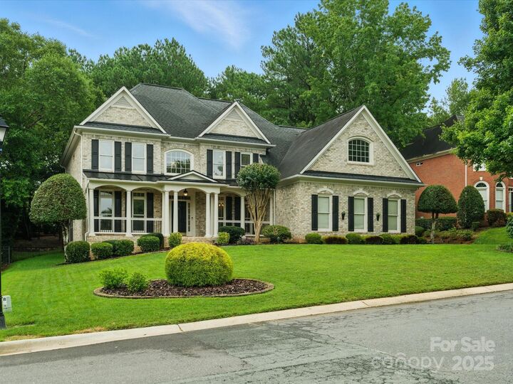 Property Photo: 16503 Bridgehampton Club Drive NC 28277