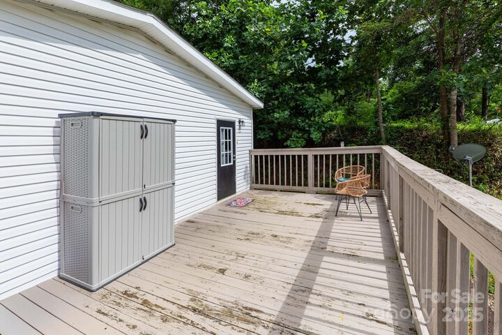 Property Photo: 205 Sleepy Hollow Drive NC 28754